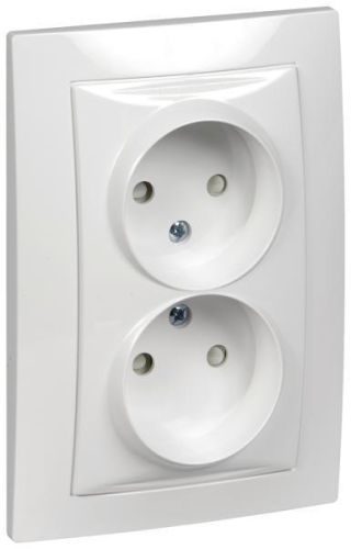 Розетка СП Schneider Electric Unica, 2 модуля, без заземления, защитные шторки, белая